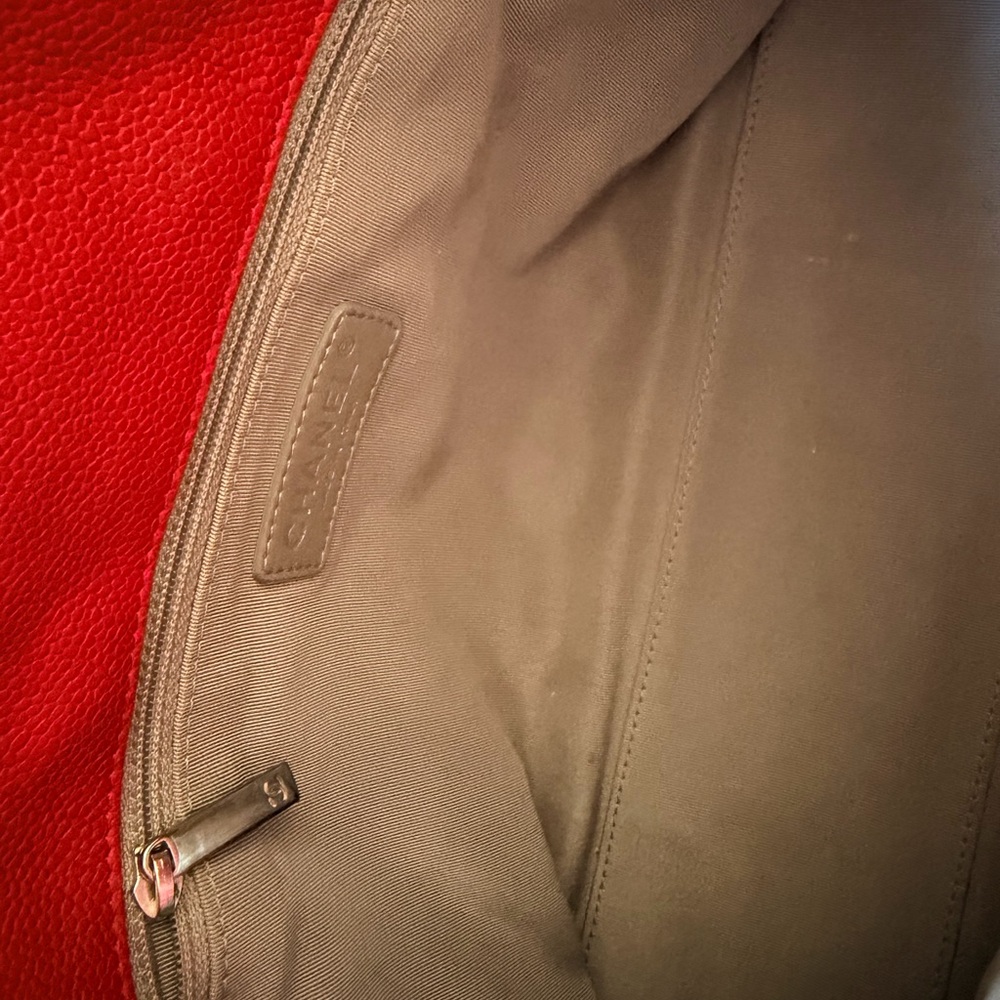 🌟Chanel🌟 Red Quilted Leather Shoulder Bag with Chain - Picture 7 of 9